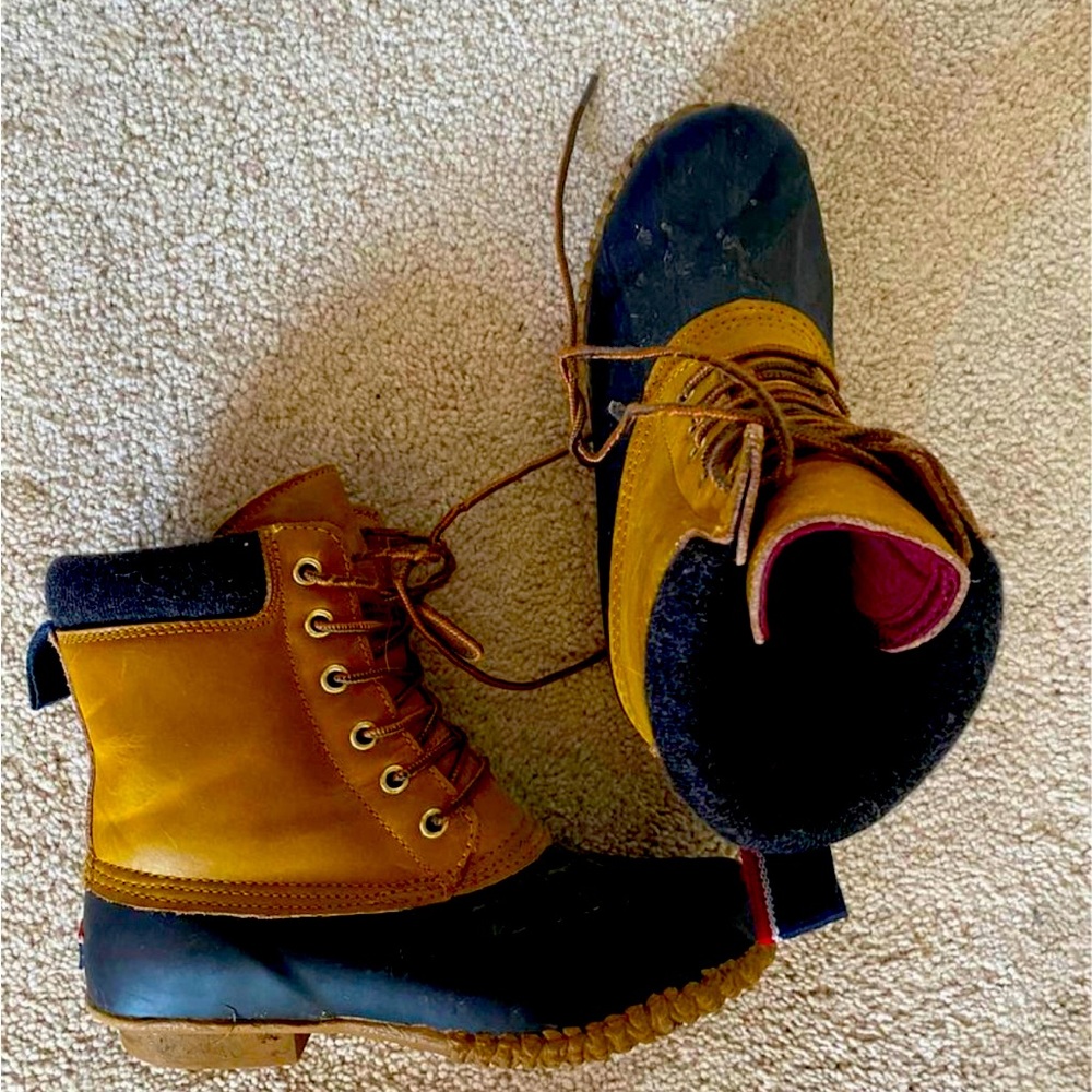 Women’s Tommy Hilfiger rain boots